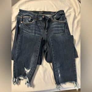 NWOT Judy Blue dark jeans, slim fit, with frayed detail